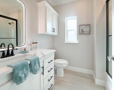 453 Ne Indian River Drive - Photo Thumbnail 9