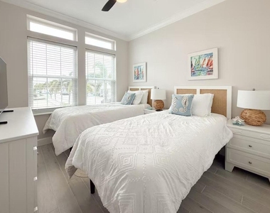 453 Ne Indian River Drive - Photo Thumbnail 9