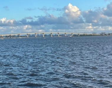 453 Ne Indian River Drive - Photo Thumbnail 17