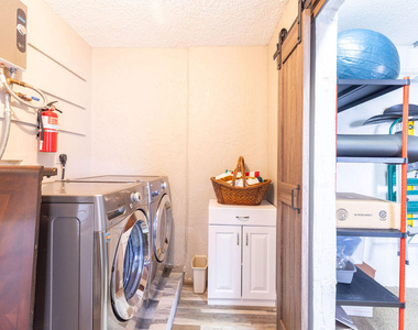 1038 Jeffery Street - Photo Thumbnail 31
