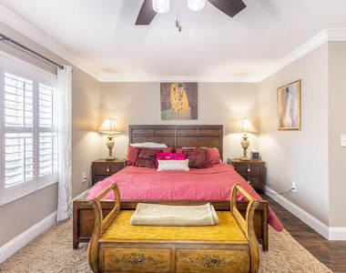 1038 Jeffery Street - Photo Thumbnail 18