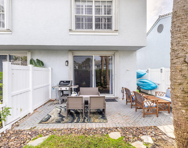 1038 Jeffery Street - Photo Thumbnail 30