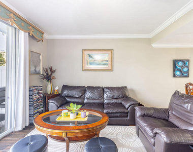 1038 Jeffery Street - Photo Thumbnail 8