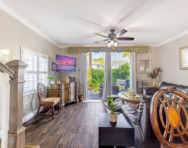 1038 Jeffery Street - Photo Thumbnail 7