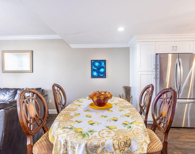 1038 Jeffery Street - Photo Thumbnail 6
