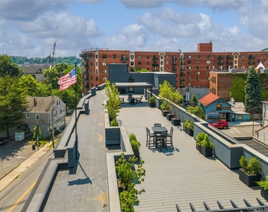 172 E Prospect Avenue - Photo Thumbnail 15