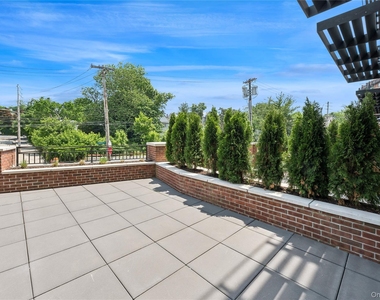 172 E Prospect Avenue - Photo Thumbnail 7
