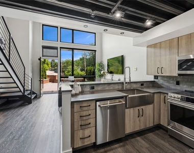 172 E Prospect Avenue - Photo Thumbnail 2