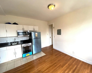 West 170th Street - Photo Thumbnail 1