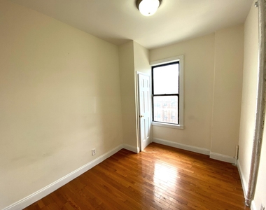 West 170th Street - Photo Thumbnail 2
