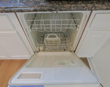 128 N Rhode Island Avenue - Photo Thumbnail 24