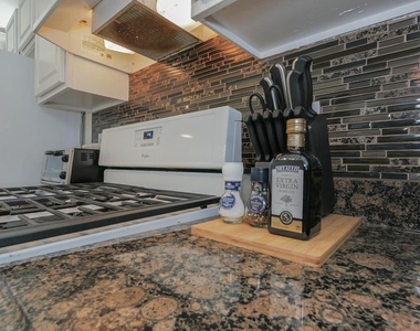 128 N Rhode Island Avenue - Photo Thumbnail 21