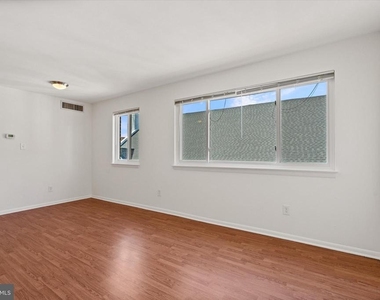 630 11th Street Ne - Photo Thumbnail 3