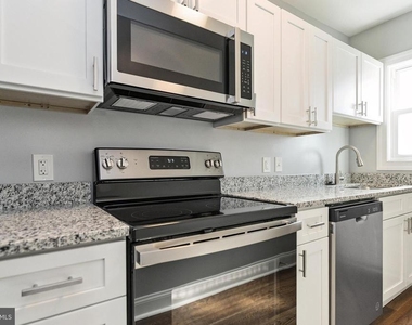2021 E Street Ne - Photo Thumbnail 8