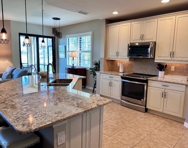 10470 Casella Way - Photo Thumbnail 3