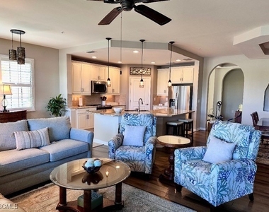 10470 Casella Way - Photo Thumbnail 2