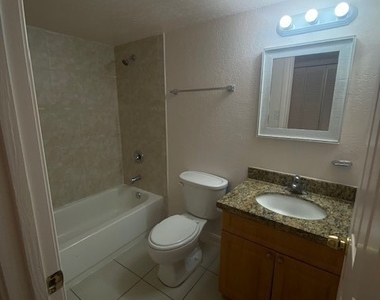 12648 Kenwood Lane - Photo Thumbnail 9