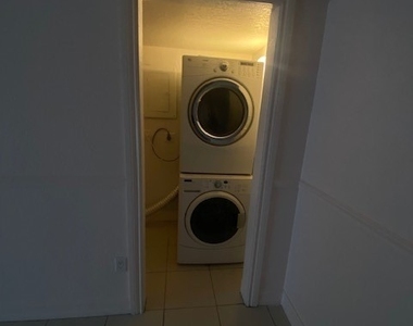 12648 Kenwood Lane - Photo Thumbnail 13