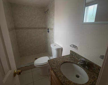 12648 Kenwood Lane - Photo Thumbnail 10