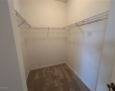 4255 Liron Avenue - Photo Thumbnail 8