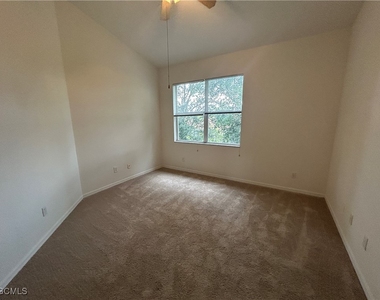 4255 Liron Avenue - Photo Thumbnail 6