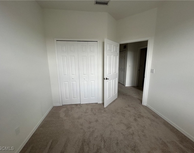 4255 Liron Avenue - Photo Thumbnail 11