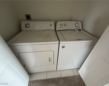 4255 Liron Avenue - Photo Thumbnail 9
