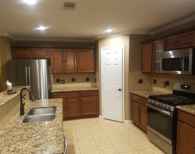 7914 Tilbury Woods Lane - Photo Thumbnail 8