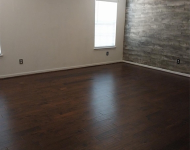 7914 Tilbury Woods Lane - Photo Thumbnail 15
