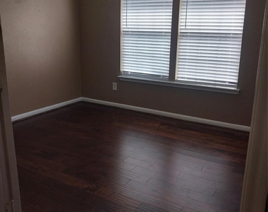 7914 Tilbury Woods Lane - Photo Thumbnail 12