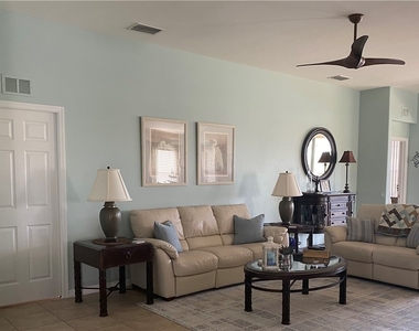 10063 Majestic Avenue - Photo Thumbnail 4