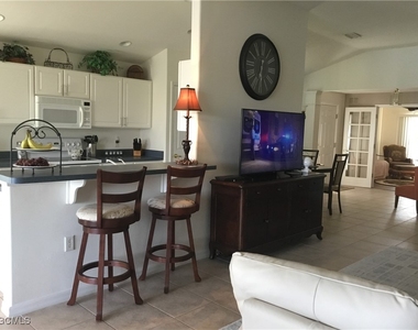 10063 Majestic Avenue - Photo Thumbnail 7