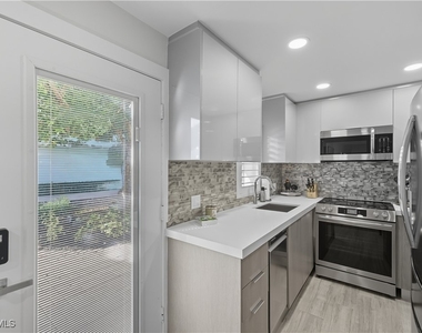 609 12th Avenue S - Photo Thumbnail 4