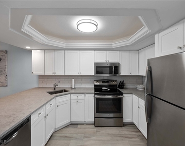 26000 Hickory Boulevard - Photo Thumbnail 14