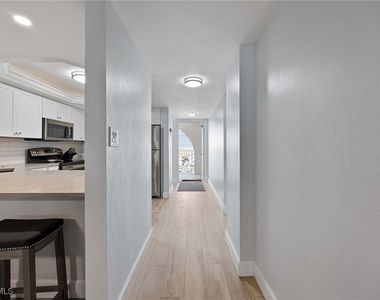 26000 Hickory Boulevard - Photo Thumbnail 3