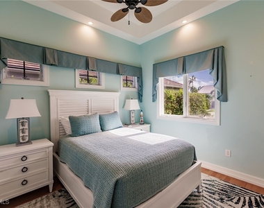 950 Snowberry Court - Photo Thumbnail 22