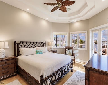 950 Snowberry Court - Photo Thumbnail 17