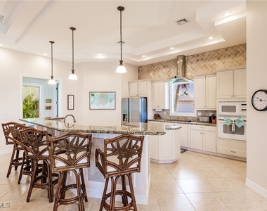 950 Snowberry Court - Photo Thumbnail 8