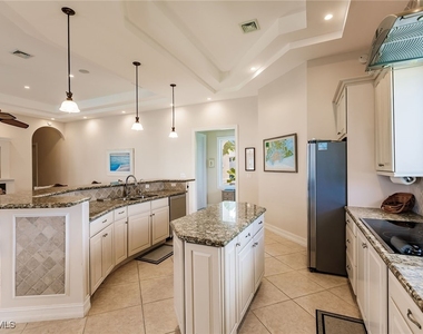 950 Snowberry Court - Photo Thumbnail 11