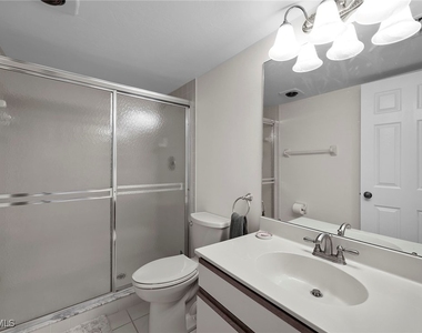 4240 Lake Forest Drive - Photo Thumbnail 17
