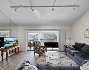 4240 Lake Forest Drive - Photo Thumbnail 7