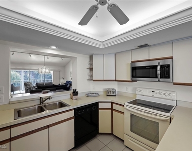 4240 Lake Forest Drive - Photo Thumbnail 10
