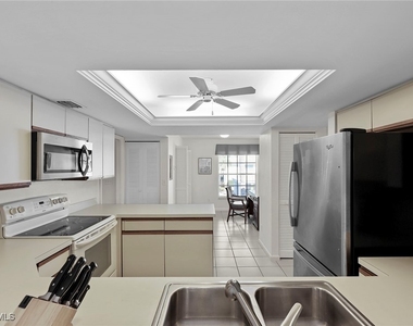 4240 Lake Forest Drive - Photo Thumbnail 9