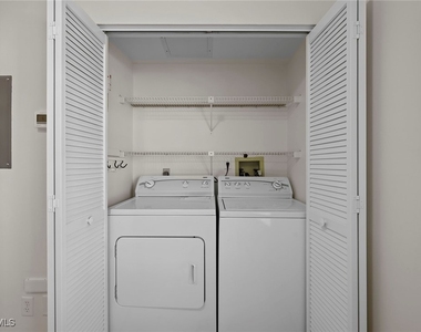 4240 Lake Forest Drive - Photo Thumbnail 18