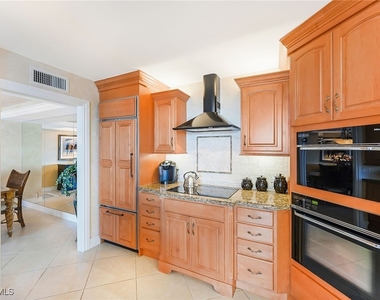 4005 Gulf Shore Boulevard N - Photo Thumbnail 8