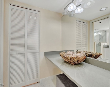 5550 Heron Point Drive - Photo Thumbnail 15