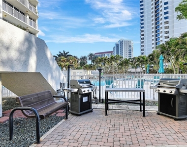 5550 Heron Point Drive - Photo Thumbnail 28