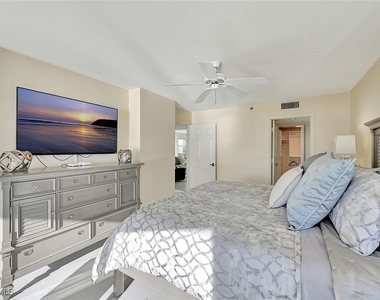 5550 Heron Point Drive - Photo Thumbnail 14