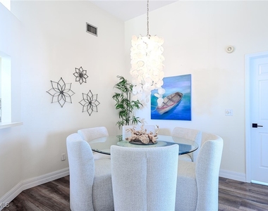 586 Beachwalk Circle - Photo Thumbnail 8