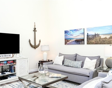 586 Beachwalk Circle - Photo Thumbnail 12